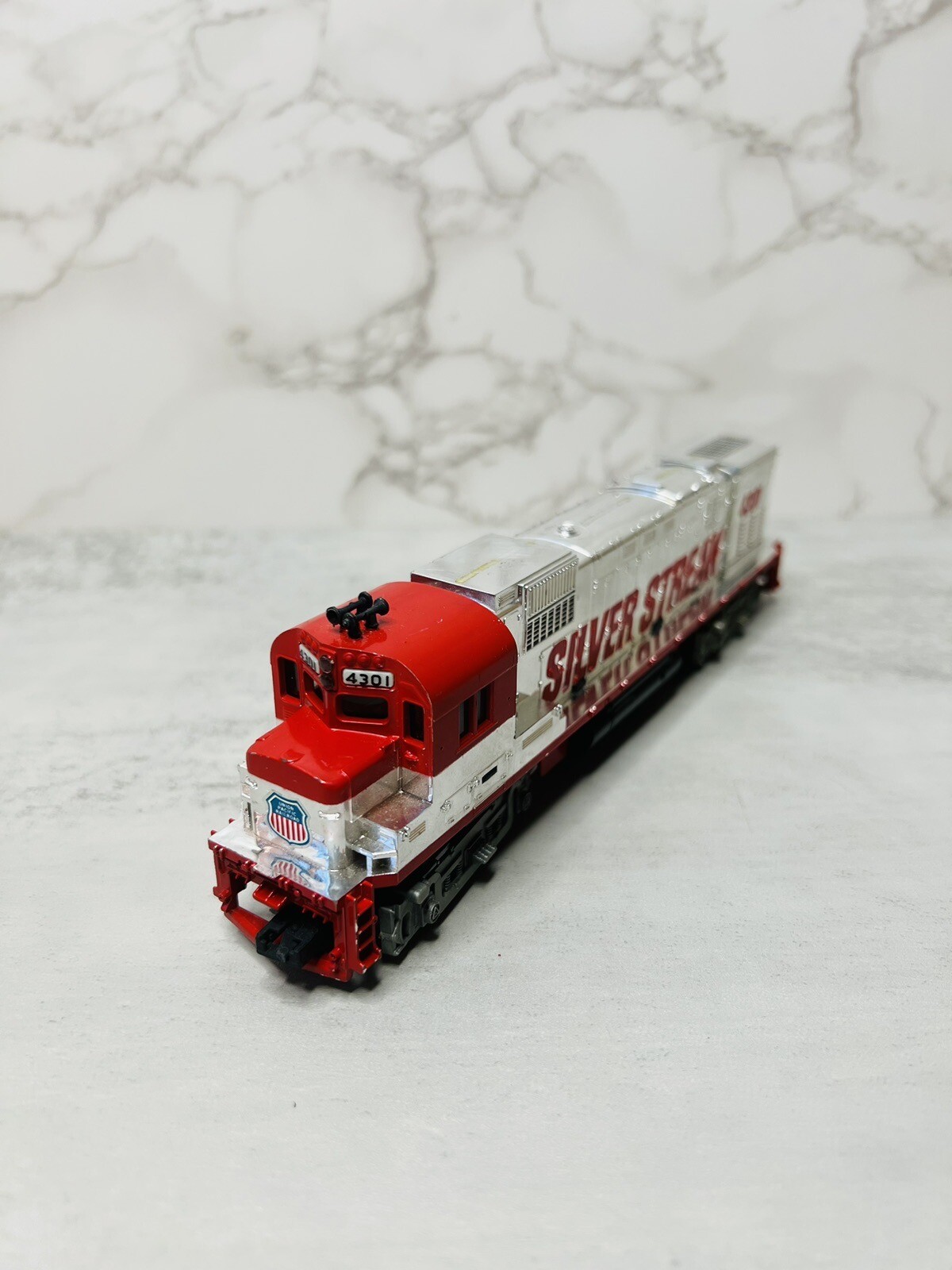 Vintage HO Electric Train Engine Silver Streak 4301 Tyco Model Train