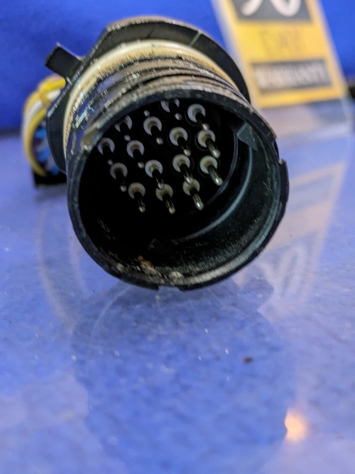 ZF Bentley BMW X5 (E53) 6HP-26 AUTOMATIC TRANSMISSION valve body wiring harness - Image 2 of 4