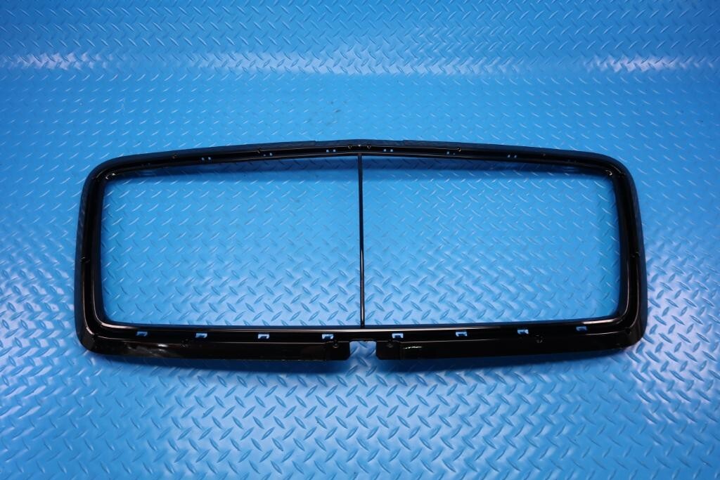 Bentley Bentayga front center grille surround & black trim #12378