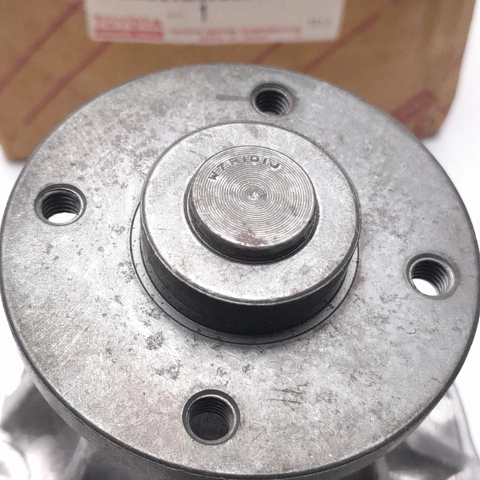 Bomba de agua puede ser apta para Toyota Carina II Celica Corolla P/N 16110-19076 Foto 4 de 4