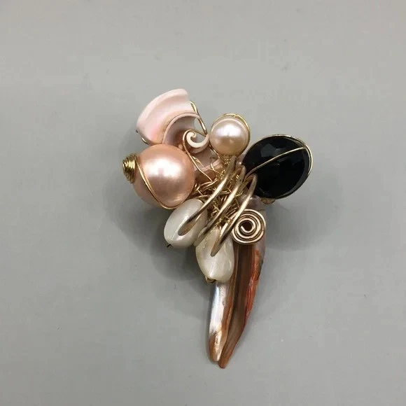 Artisan big statement size beach boho shell wire ring pearls mop faux pearls. - Image 4 of 4