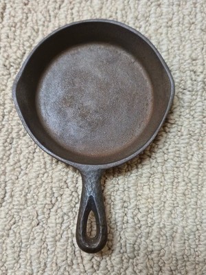 Vintage Cast Iron Junior/Mini Skillet #702 Made in USA Childs Play 1960s Fry Pan