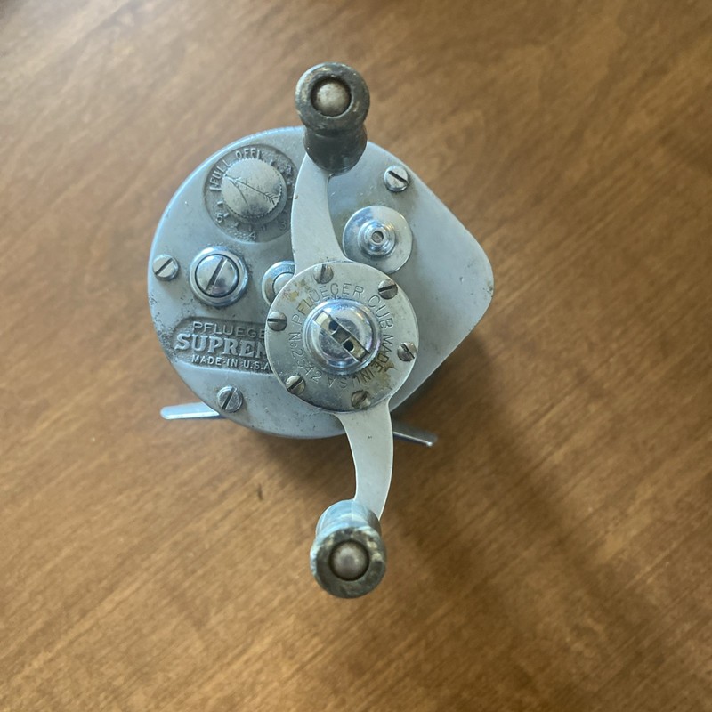Vintage Pflueger Supreme Reel