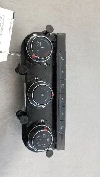 20 2020 VOLKSWAGEN GOLF GTI OEM MANUAL TEMP AC HEAT CLIMATE CONTROL 5GM907426G - Image 2 of 4