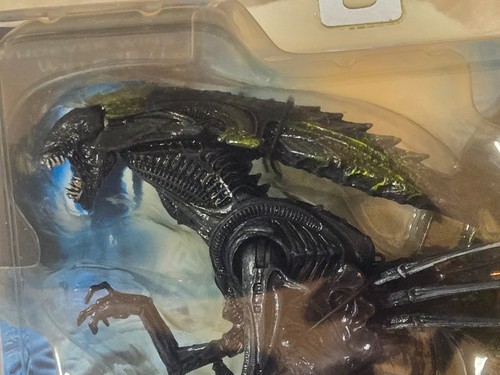 2005 McFarlane Toys ALIEN QUEEN with Base Alien Vs Predator Playset Vintage - Picture 4 of 9