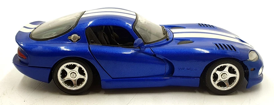 Maisto 1/18 Scale Diecast 31832 - 1996 Dodge Viper GTS - Blue - Image 4 of 4