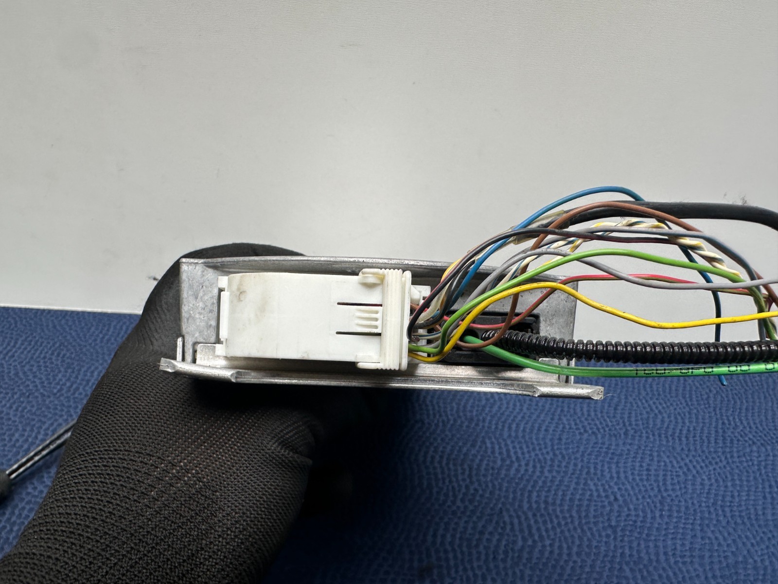 4–16 BMW E92 3/6 Srs Telematic Bluetooth Communication Control Module OEM 4-Port