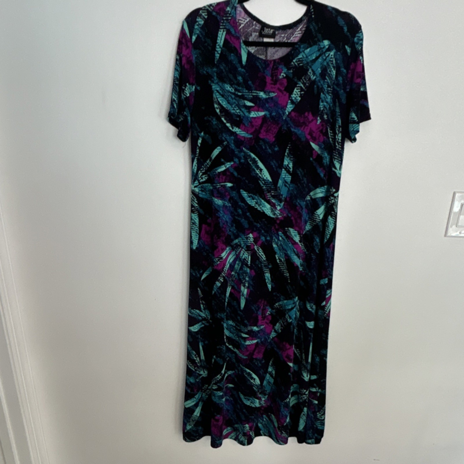 Jostar Abstract Maxi Dress Short Sleeve Pullover Purple Teal Black Pink