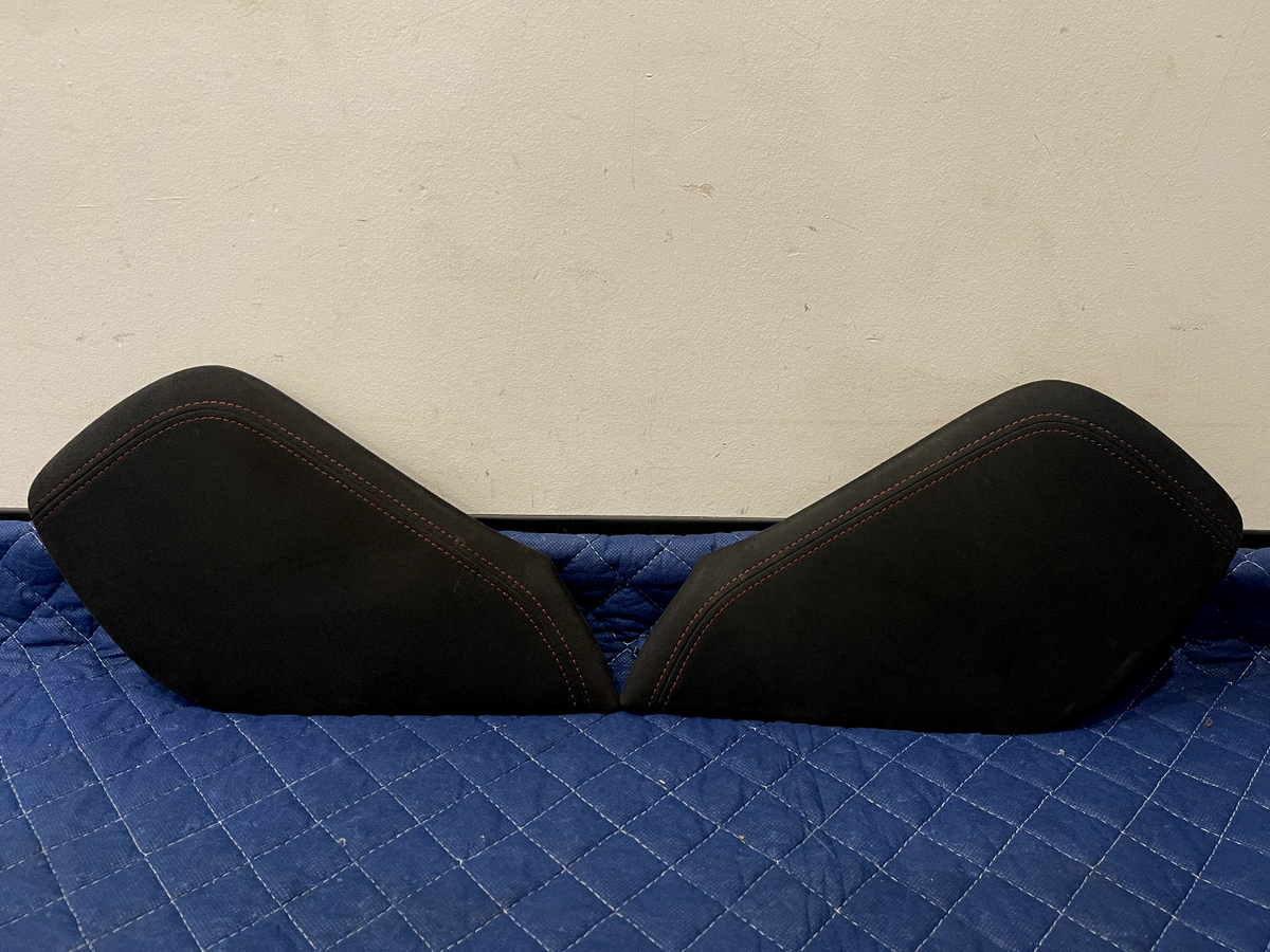アンポンタン  2017 NISSAN 370Z NISMO RED STITCHED ALCANTARA CENTER CONSOLE KNEE