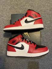 Official Images: Air Jordan 1 Mid Chicago Black Toe • KicksOnFire.com