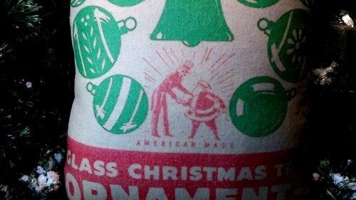VINTAGE STYLE SHINY BRITE CHRISTMAS ADVERTISING STORE ORNAMENTS RED BOX PILLOW - Picture 2 of 8