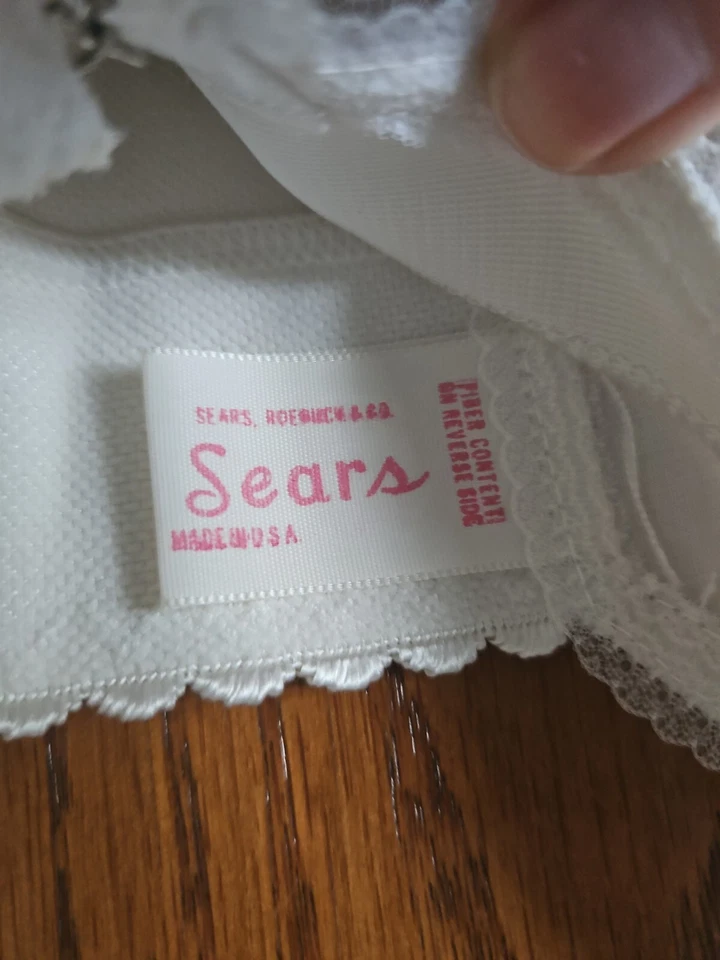 Conjunto de 2 sujetadores clásicos vintage para mujer Sears & Roebuck talla 44C color blanco  Foto 3 de 4