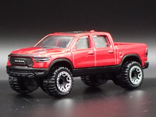 2015-2025 RAM 1500 Camioneta Rebel Pickup Rojo 1/64 Escala Modelo Fundido Coche - Imagen 2 de 8