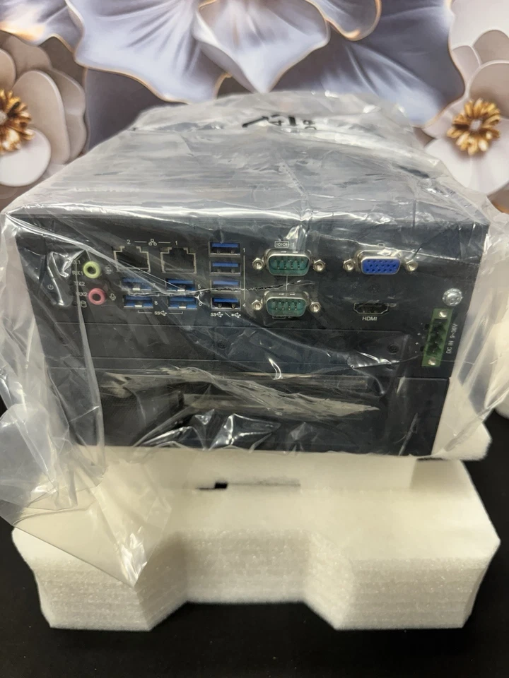 Advantech MIC-770 Intel 8th Generation Core I Socket Compact Fan Computer. New - Image 2 of 4