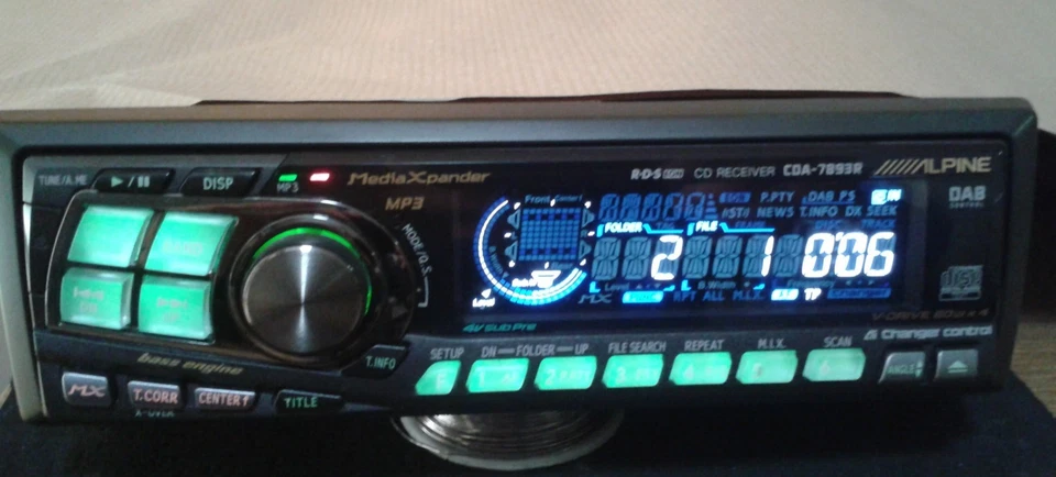 ALPINE CDA-7893R radio,cd/mp3 player,3 preout,out changer,aux,equalizer,mx,time - Immagine 3 di 4