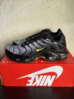 NIKE AIR MAX PLUS (BLACK/OPTI YELLO-WOLF GREY) SNEAKERS SHOES SIZE 9 DM0032-012