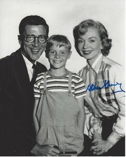 ACTRESS GLORIA HENRY SIGNED DENNIS THE MENACE 8x10 PHOTO COA ALICE AIR HOSTESS