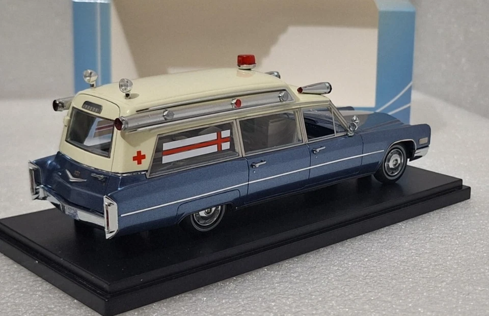 WOW Cadillac S&S Ambulance 1966 Blue Met 1:43 Neo 49545 EXTREMELY RARE!! - Image 3 of 4
