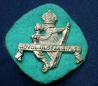 WW1 ERA THE ROYAL ULSTER RIFLES MILITARY CAP BADGE - 2 LUGS WHITE METAL K/C