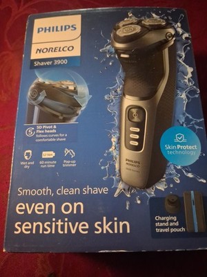 Philips Norelco Shaver 3900 Series Wet Dry S3341/92. 3000series 