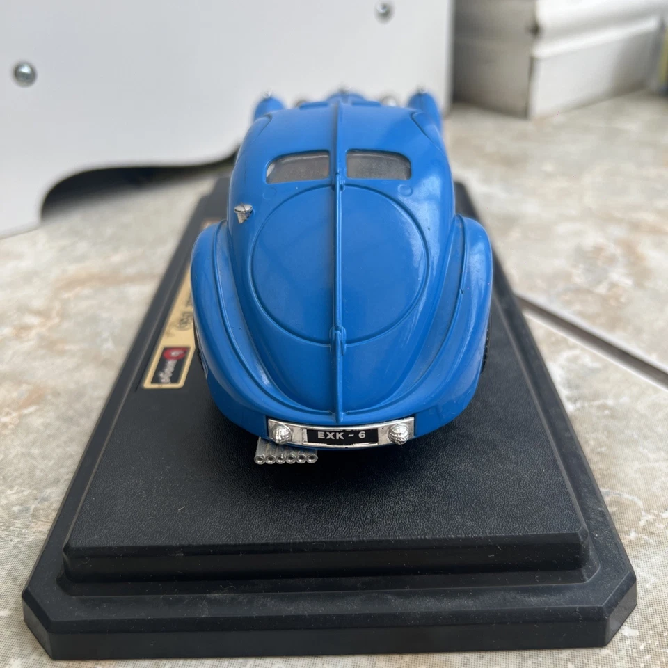 BURAGO BUGATTI ATLANTIC (1936) 1:24 Scale Diecast Excellent Condition  - Image 4 of 4