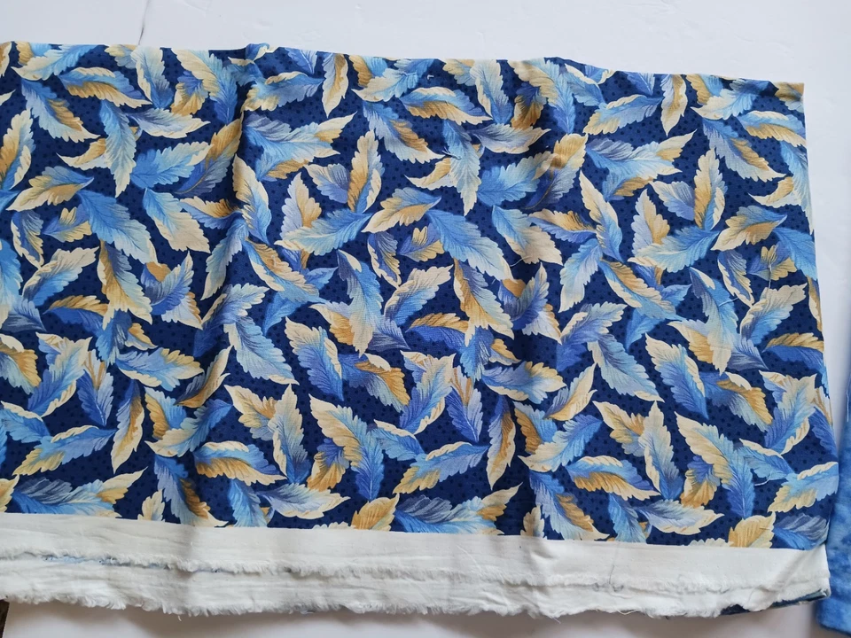 Lote Tela Algodón Acolchado Azul Amarillo y Dorado Northcott 4 Piezas Remolinos Florales Foto 3 de 4