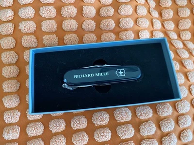 Véritable COUTEAU SUISSE "RICHARD MILLE" by Victorinox - Boîte d'origine - NEUF - Bild 1 von 4