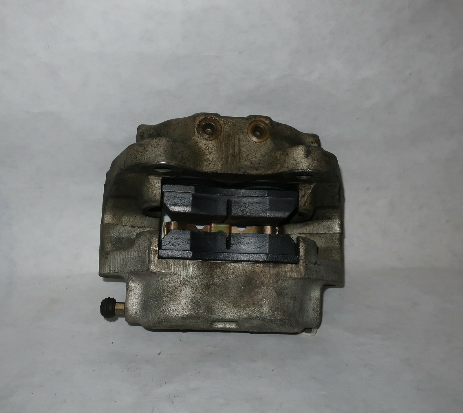 Maserati Biturbo  NEW  FRONT CALIPER  4 Lugbolt 317220107 