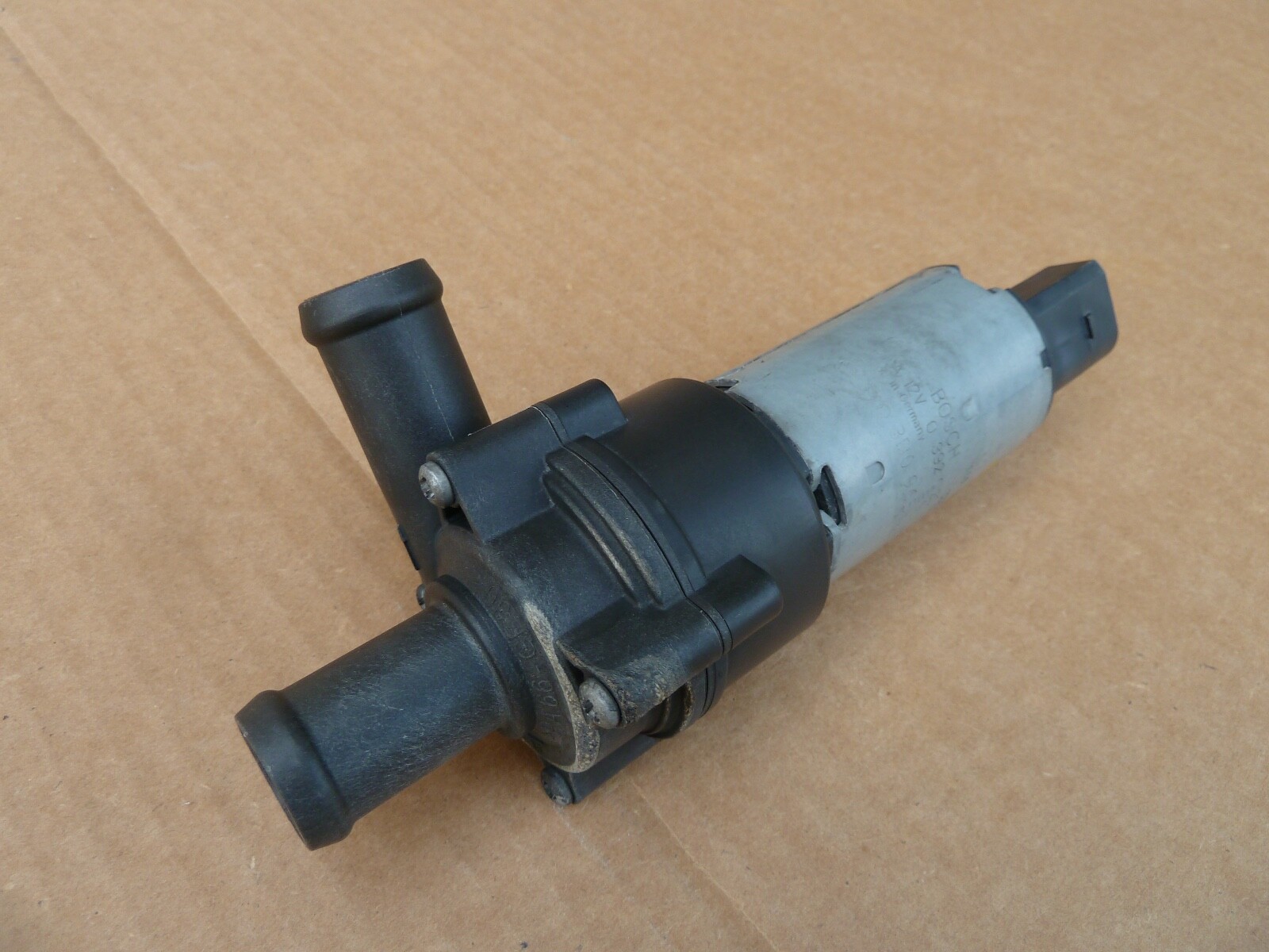 Lamborghini Gallardo Audi R8 V10 Auxiliary Water Pump Secondary Module LP550 610