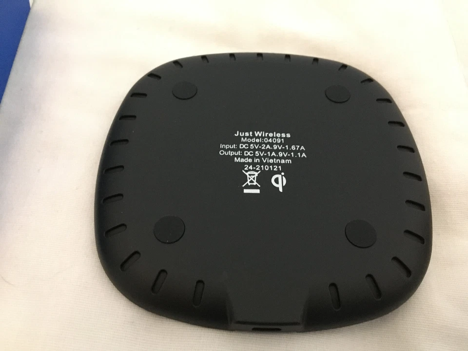 NUEVO Just Wireless Qi Wireless 10W Almohadilla de Carga Cable de 4 pies Apple Android - NEGRO Foto 3 de 4