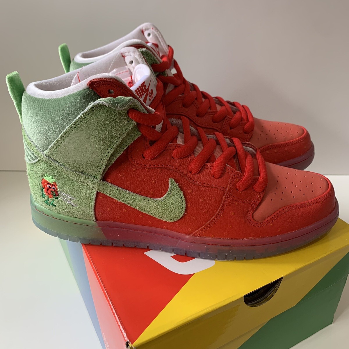 関税込 TODD BRATRUD NIKE SB DUNK HIGH STRAWBERRY COUGH NEW Todd Bratrud x Nike SB Dunk High Strawberry Cough 9.5