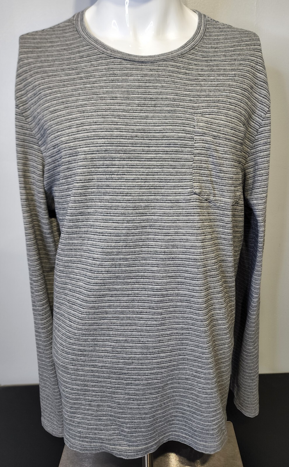American Eagle Outfitters Mens Size Large Seriously Soft Pocket Pullover Gray