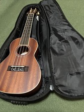   Lanikai Ukulele LU22CGC Beautiful Brown Wood Grain Finish W Case Free Shipp