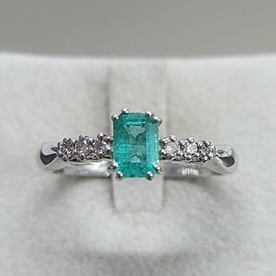 Ring Weißgold 18kt 750 Damen Smaragd achteckig natürliche Diamanten elegant