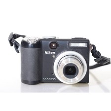 Nikon Coolpix P5000 fotocamera digitale - corpo - fotocamera compatta 10,0 MP