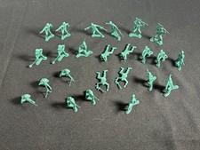 Lot Of 23 Plastic Infantry Toy Soldiers Army Men Light Green Lot 3 