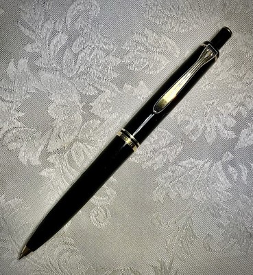 Pelikan Souverän D400 Druckbleistift Gold/Schwarz  0,7 mm