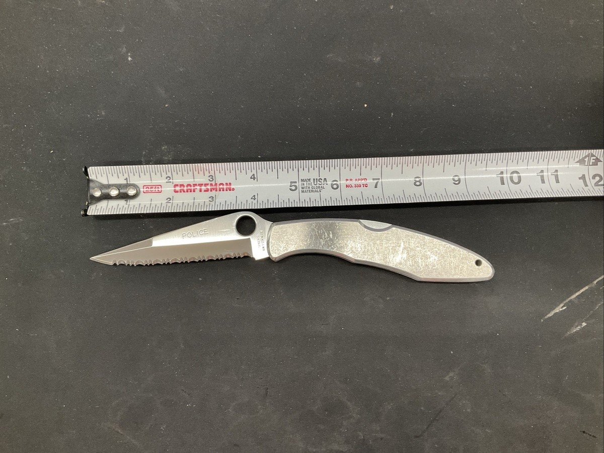 Spyderco (GIN-1) Stainless Steel Police Folding Serrated Knife