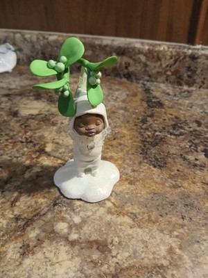 Willitts Designs FlakeLing Tales Pucker Up Figurine Thomas Blackshear Holiday