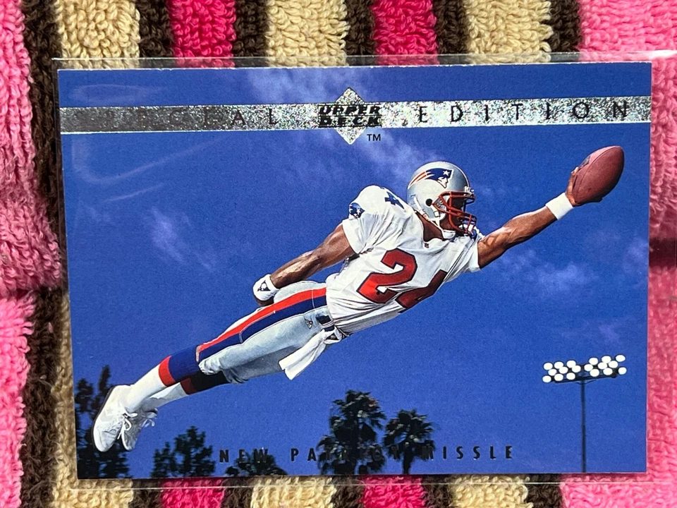 1995 UPPER DECK SPECIAL EDITION RC #SE71 TY LAW H.O.F. FOOTBALL NMMT ROOKIE CARD - Photo 1/2