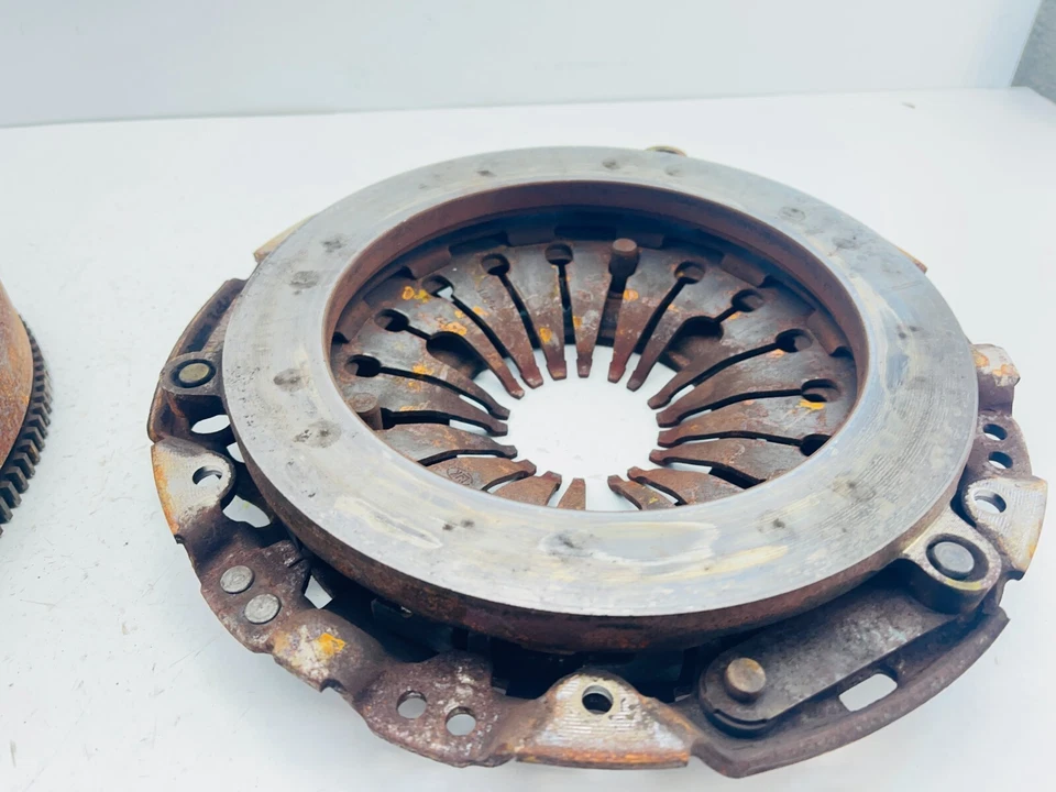 07-10 SATURN SKY Manual Trans Flyuwheel CLUTCH BASKET 61 K OEM - Image 3 of 4