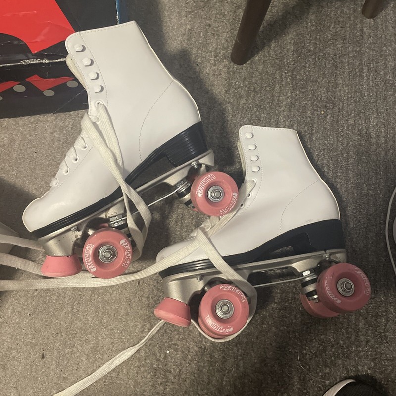 Chicago Skates Womens Roller Skates White With Pink Wheels - Used - Size 7