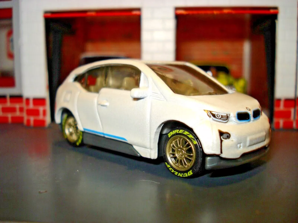 2015 BMW I3 CUSTOM EDITION 1 64 MB CUSTOM WHEELS AND RUBBER TIRES
