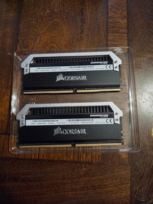 Corsair dominator platinum DDR4 ram 2x8 gb sticks, 16 gbs in total 3200 mhz