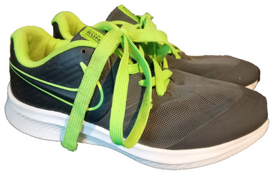 Nike - Star Runner 2.0 Laufschuhe - UK 5 - grau/flouro grün - sehr guter Zustand