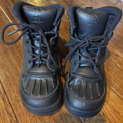 Nike ACG Black Mid-Top Lace-Up Sneakers | Size 1.5Y 