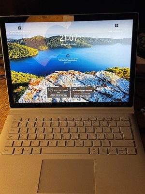 Microsoft Surface Book 2 - 1TB SSD, 16GB RAM, NVIDIA GTX 1050 - Akku Muss Replac