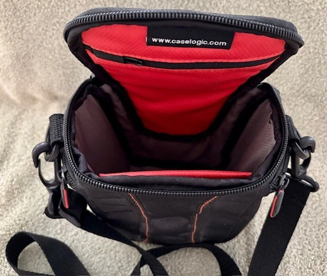 Case Logic Camera Bag with Strap, 2 Outside Zipper Pockets, PERFECT CONDITION! - Image 2 of 2