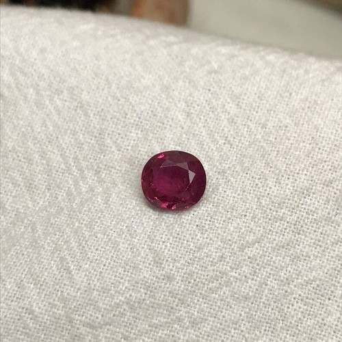 1.70 Carat Natural Red Ruby Cushion Cut Loose Gemstone - Picture 4 of 5