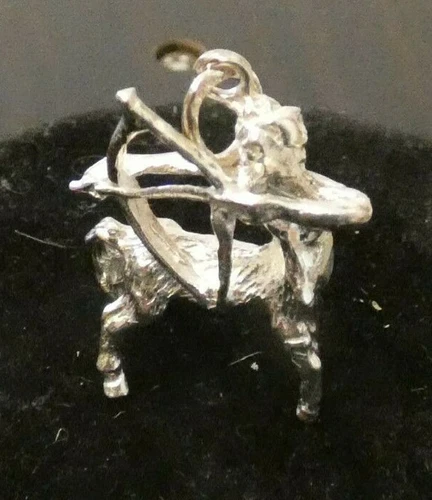 925 Sterling Silver Zodiac Pendant Sagittarius Approx 2cm 3.8g T-1529